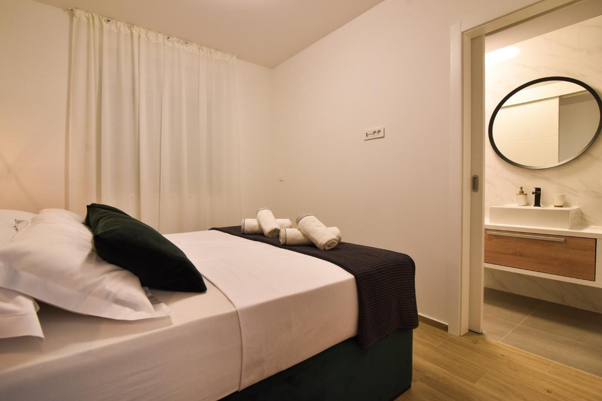 Luxury Apartments La Perla Bibinje Oda fotoğraf